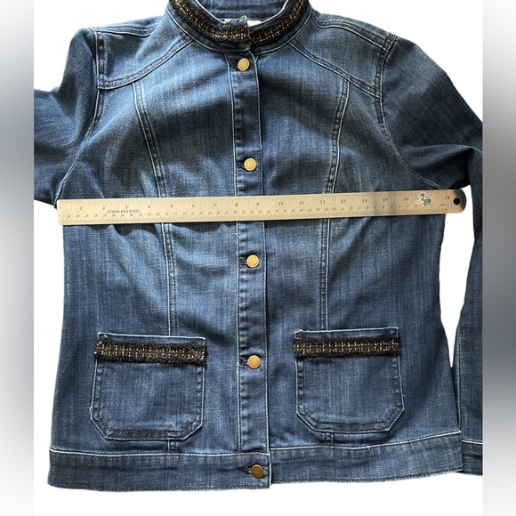 CHICO EUC Denim Jacket with metal button closure 2 front flat pockets SZ medium - Picture 3 of 7